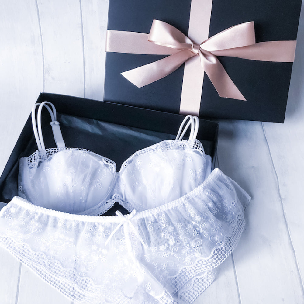 Trellis Lingerie Gift Set - 1 Padded Bra and 2 Shorts in a Gift Box (A to DD cup) Bra Irresistible Lingerie Ltd