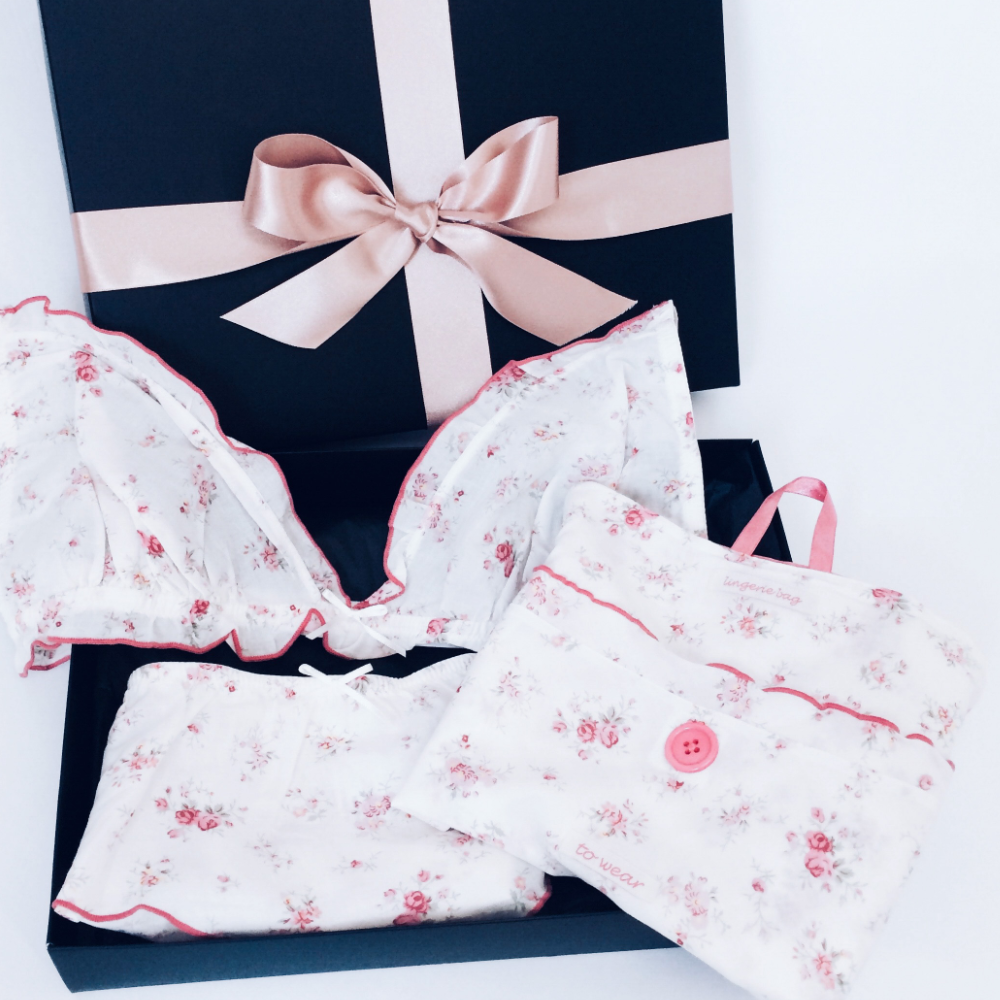 Floral Lingerie Gift Set - Non-wired Bra, Short and Lingerie Bag
