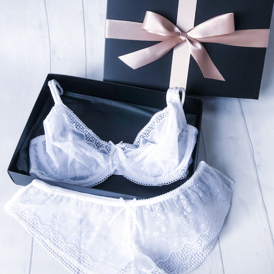 Trellis Lingerie Gift Set - 1 Bra and 2 Shorts in a Gift Box (C to F cup) Bra Irresistible Lingerie Ltd